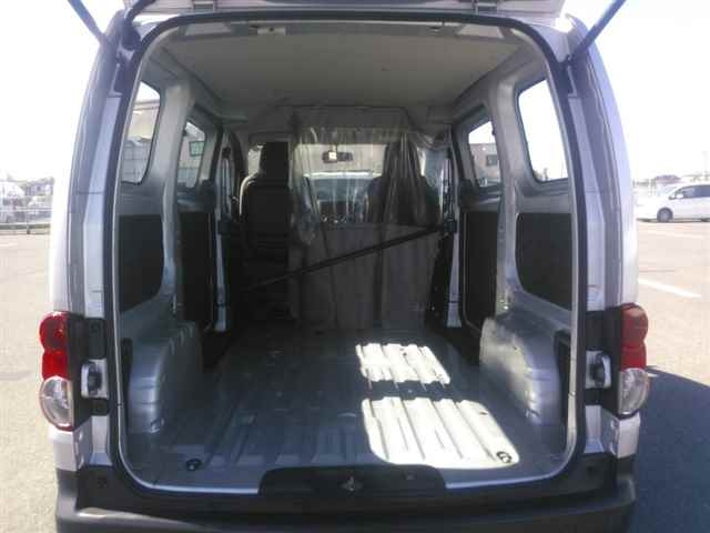 NISSAN NV200 2017