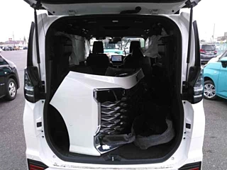TOYOTA VOXY 2024