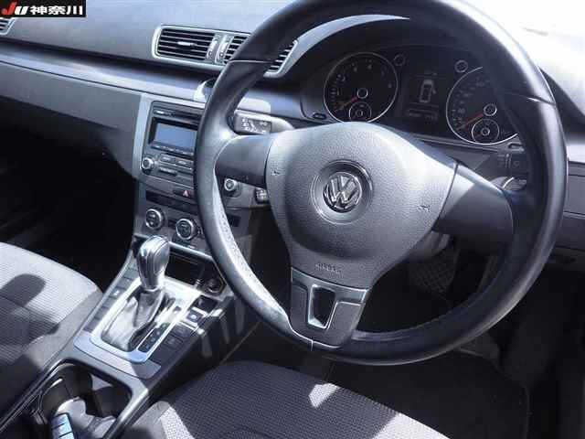 VOLKSWAGEN PASSAT VARIANT 2013