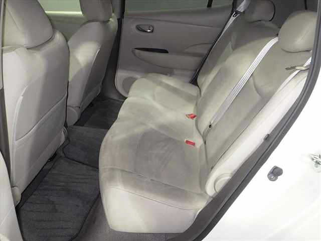 NISSAN LEAF 2011