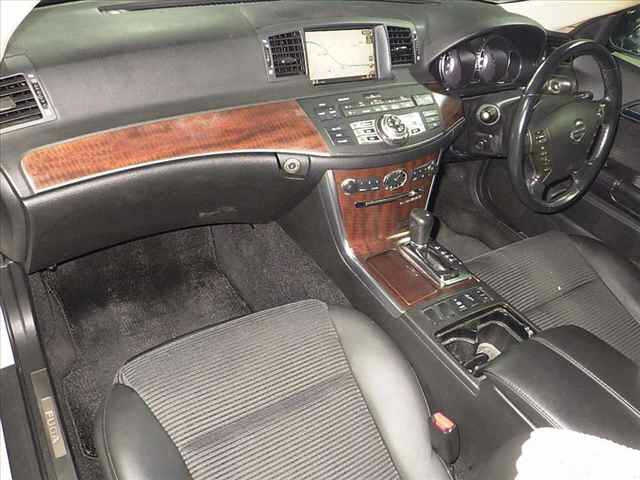 NISSAN FUGA 2009