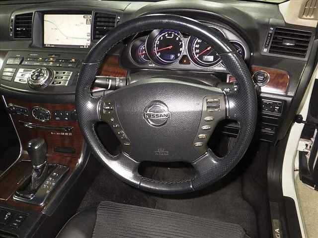 NISSAN FUGA 2009
