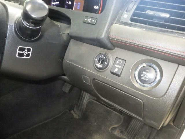 TOYOTA CROWN 2012