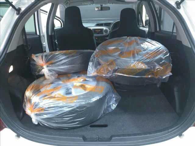 TOYOTA VITZ 2013