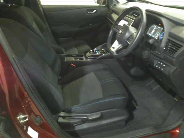 NISSAN LEAF 2017