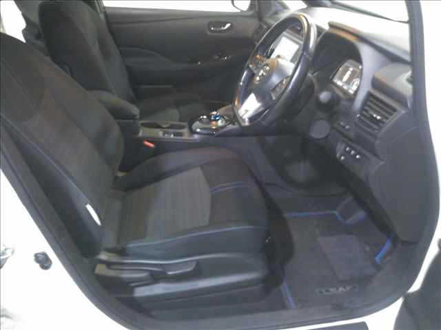 NISSAN LEAF 2020