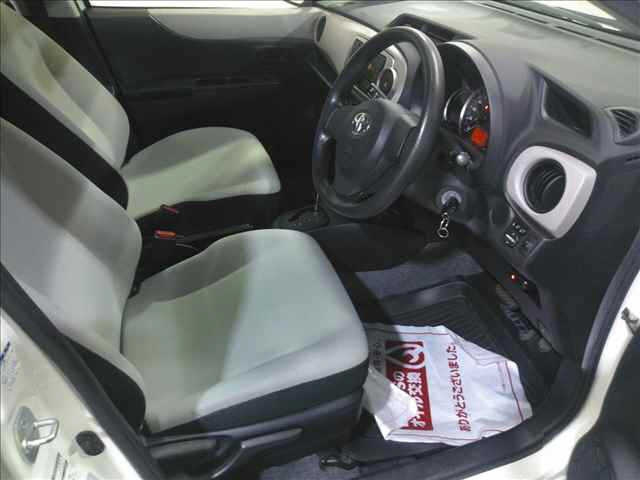 TOYOTA VITZ 2013