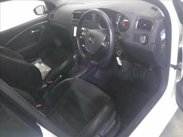 VOLKSWAGEN POLO 2016