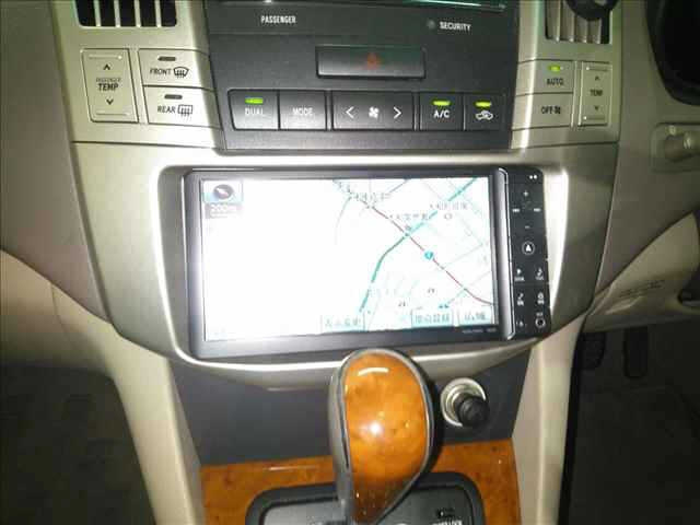 TOYOTA HARRIER 2010