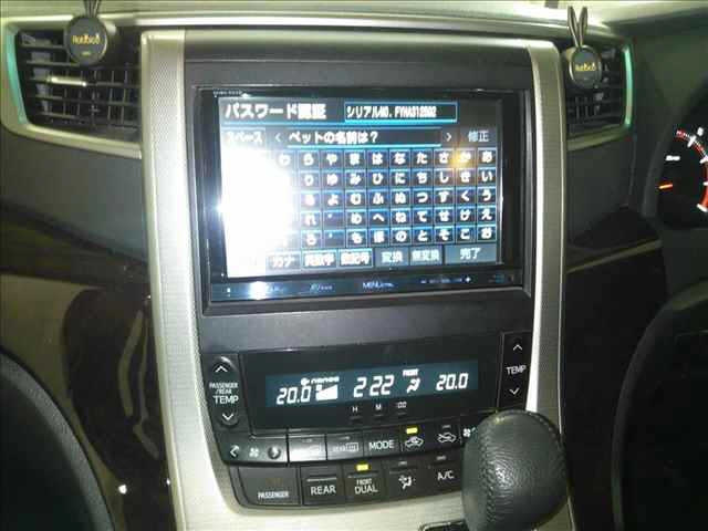 TOYOTA VELLFIRE 2013