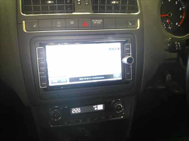 VOLKSWAGEN POLO 2016