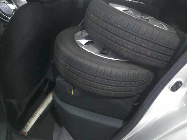 TOYOTA VITZ 2012