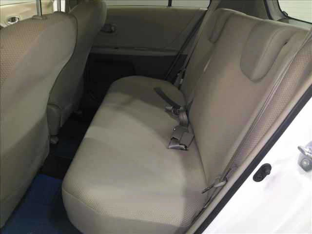 TOYOTA VITZ 2010