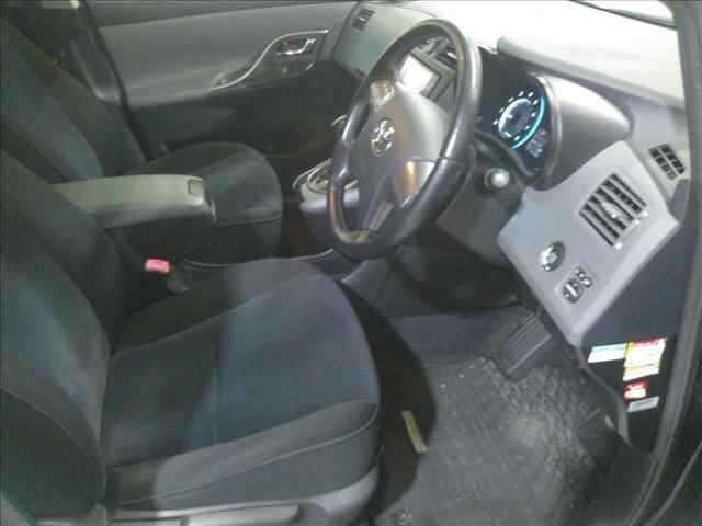 TOYOTA MARK X ZIO 2013