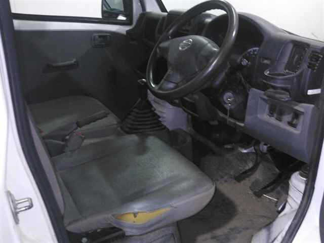 NISSAN CLIPPER TRUCK 2011