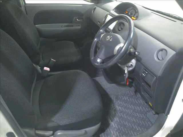 TOYOTA SIENTA 2011