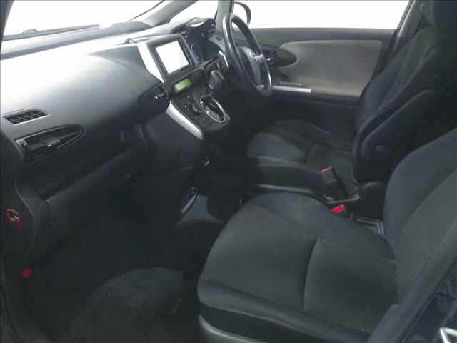 TOYOTA WISH 2009