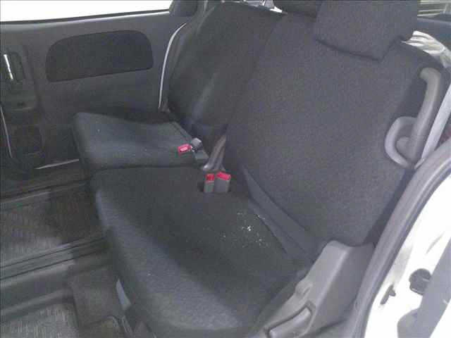 TOYOTA SIENTA 2011