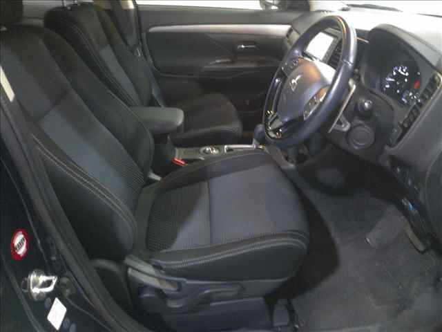 MITSUBISHI OUTLANDER 2016