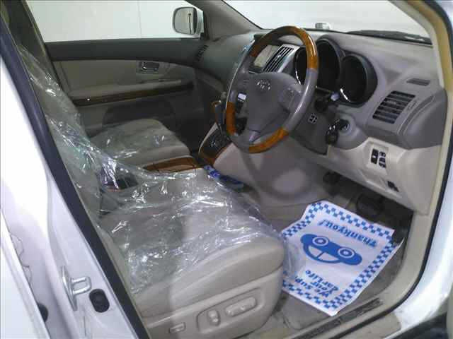 TOYOTA HARRIER 2011