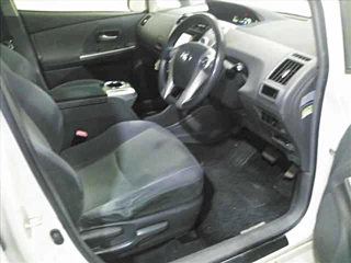 TOYOTA PRIUS ALPHA 2013