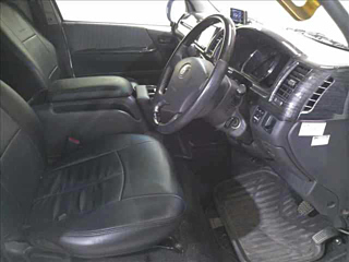 TOYOTA HIACE VAN 2010