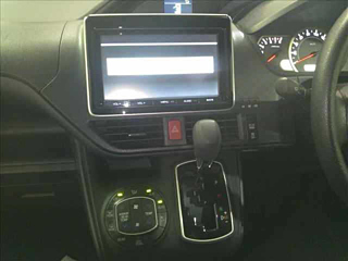 TOYOTA VOXY 2014