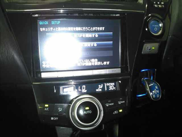 TOYOTA PRIUS ALPHA 2015