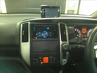 NISSAN SERENA 2010