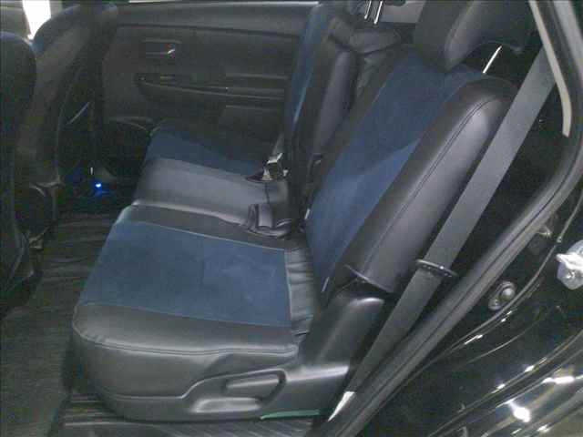 TOYOTA PRIUS ALPHA 2015