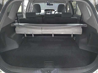 TOYOTA PRIUS ALPHA 2013