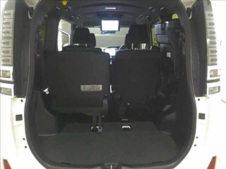 TOYOTA VOXY 2019
