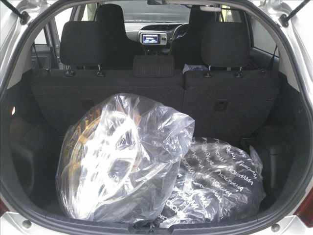 TOYOTA VITZ 2016