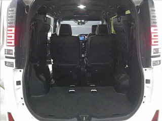 TOYOTA VOXY 2021
