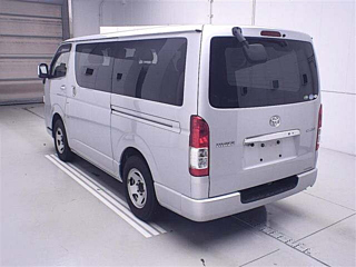 TOYOTA HIACE VAN 2020