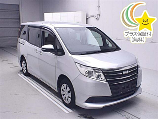 TOYOTA NOAH 2014