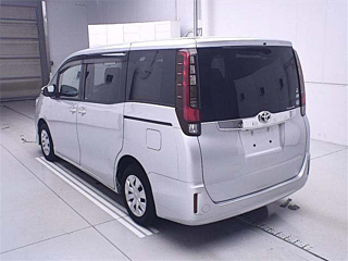 TOYOTA NOAH 2014