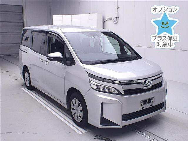 TOYOTA VOXY 2018