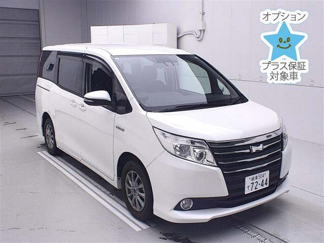 TOYOTA NOAH 2017