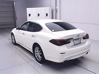 NISSAN FUGA 2019
