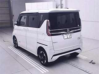 NISSAN ROOX 2020