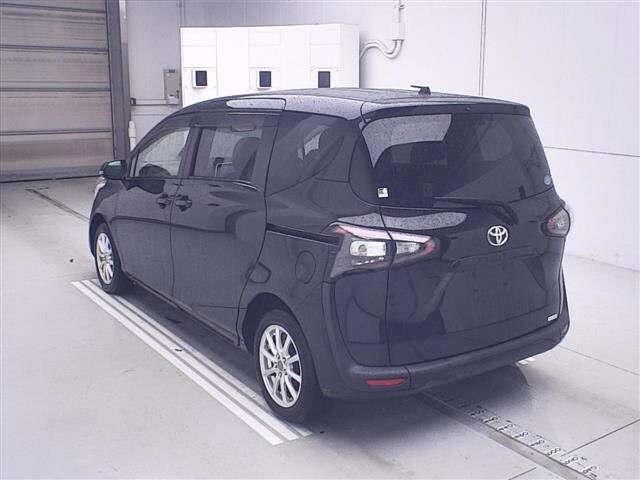 TOYOTA SIENTA 2018