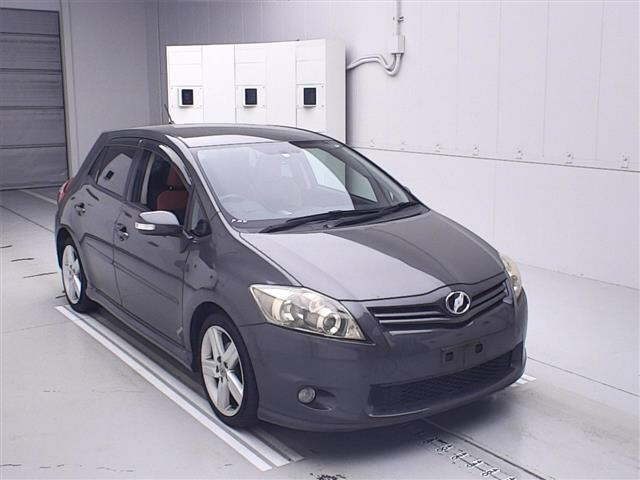TOYOTA AURIS 2012