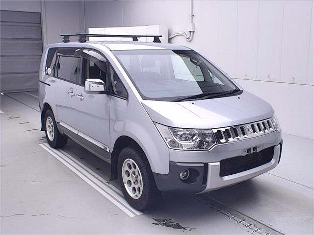 MITSUBISHI DELICA D5 2013