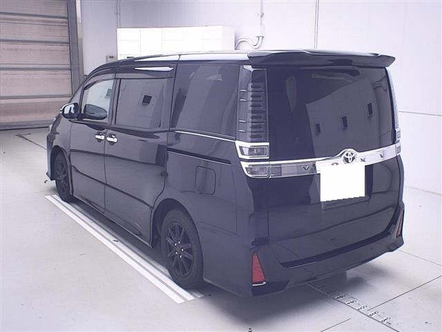 TOYOTA VOXY 2021