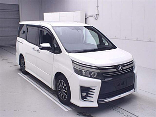 TOYOTA VOXY 2017