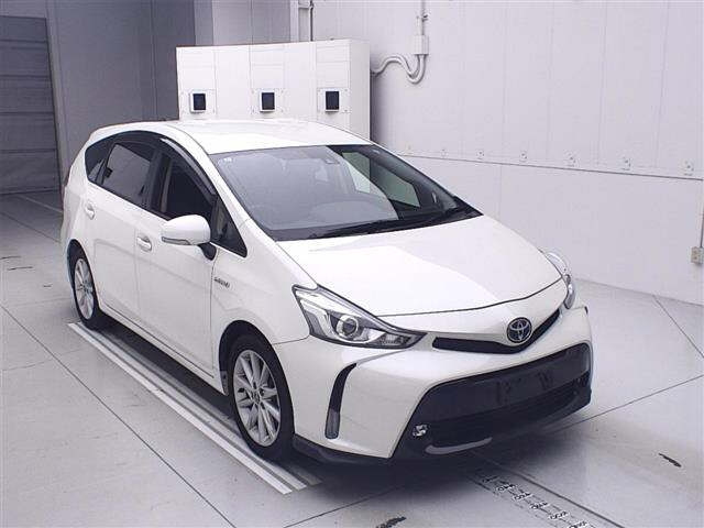 TOYOTA PRIUS ALPHA 2017