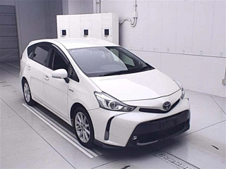 TOYOTA PRIUS ALPHA 2017