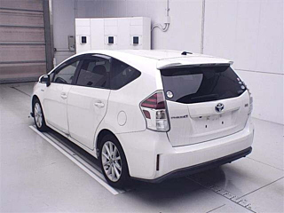TOYOTA PRIUS ALPHA 2017