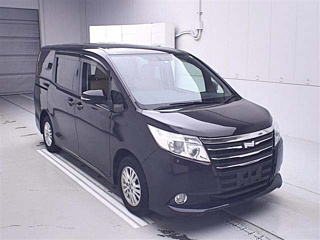 TOYOTA NOAH 2014